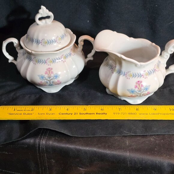 Vintage Forest Bavaria Germany Laurel Wreath Sugar Bowl & Creamer Set - Picture 4 of 13